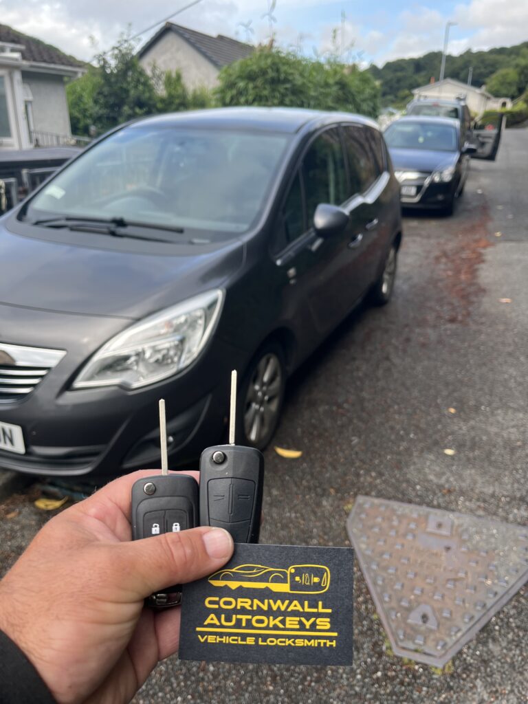 Mobile auto locksmith — spare key programmed on-site