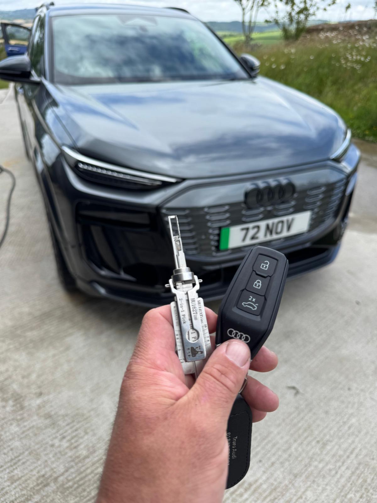 Spare car key cut and programmed on-site